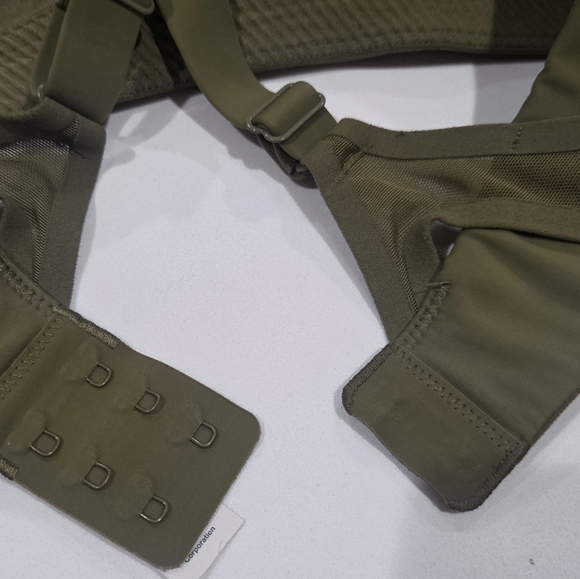 ATHLETA Advance Bra B-DD Sz 34 C Olive Green Adjustable Straps NWOT. - Picture 5 of 10